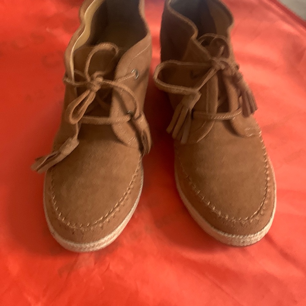 Crown ankle booties